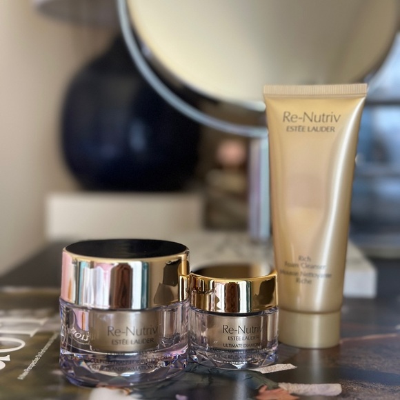 Estée Lauder Re-Nutriv Ultimate Diamond Luxury Gift Set $274 value - Picture 2 of 7